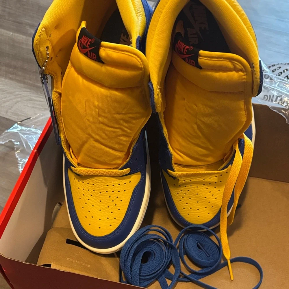 Jordan Athletic Shoes in Blue and Yellow - Picture 3 of 9